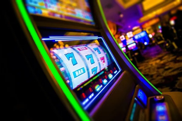 Real-time multiplier tracking Crash multiplier climbing interface